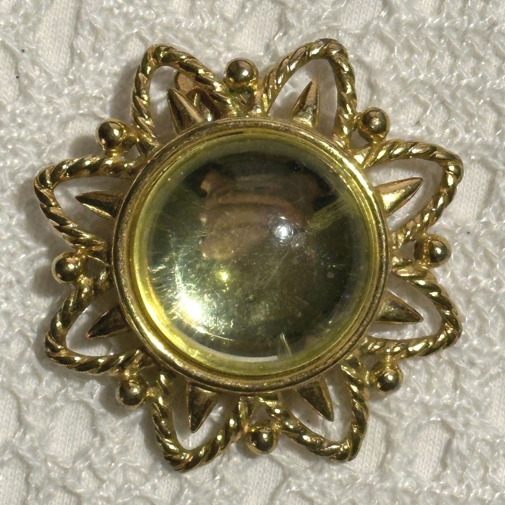 Trifari Jelly Belly Sunburst Single Clip On Earring Chartreuse Glass Cabochon